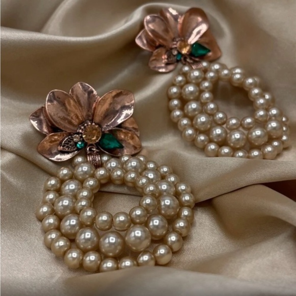✨Elegant Pearl and Rose Gold Floral Statement Earrings